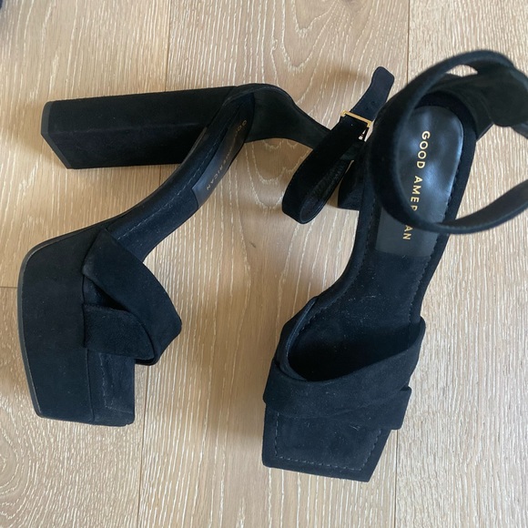 Good American Platform Black Suede Sandal Size 9 - Picture 9 of 11